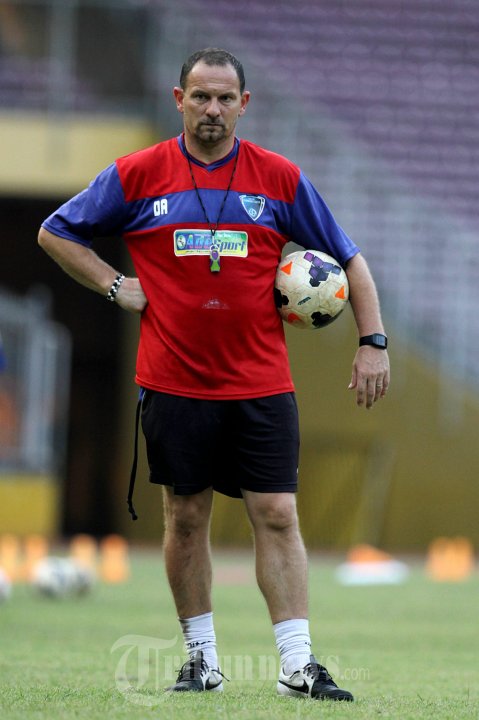 Dejan Antonic Pelatih Pelita Bandung Raya