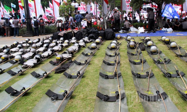 Tameng Aparat Kepolisian