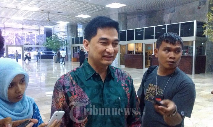 Dimyati Natskusumah Beri Keterangan Pers