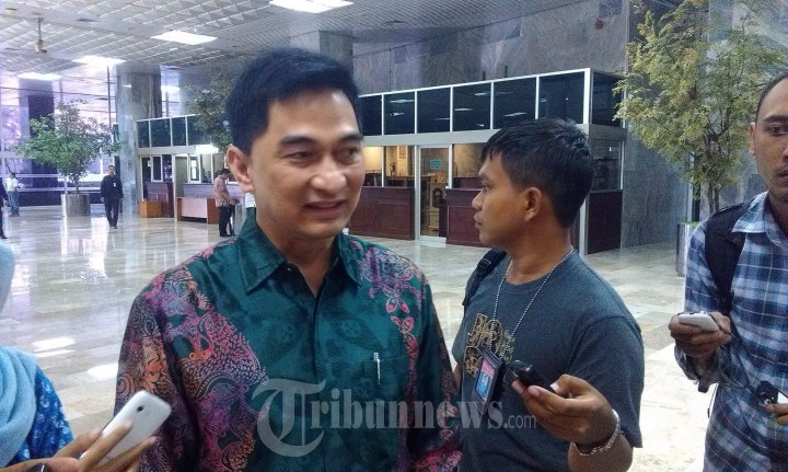 Dimyati Natskusumah Beri Keterangan Pers
