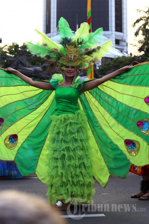 Pawai Seni dan Budaya Kreatif 2014