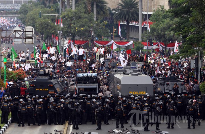 Massa Prabowo-Hatta Penuhi Bundaran Indosat
