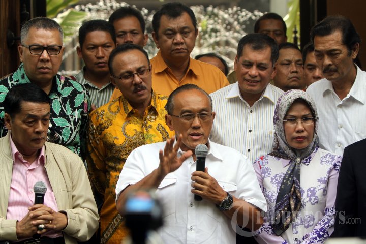 Aburizal Bakrie Kumpulkan Ketua DPD Golkar