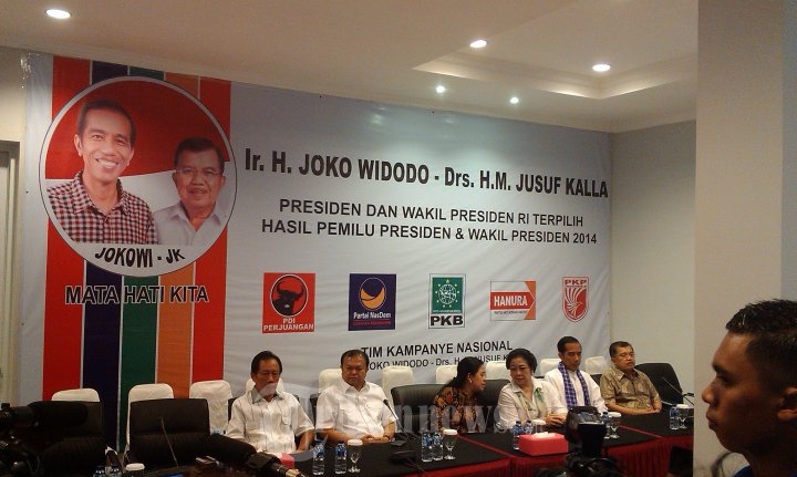 Jokowi Bubarkan Tim Kampanye Nasional Jokowi-JK