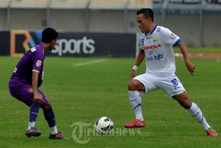 Persib Hajar Persita Tangerang 2 -1 Laga LSI