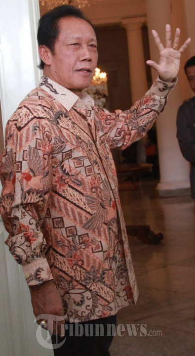 SUTIYOSO HADIR DI BALAI KOTA - Mantan Gubenur DKI Sutiyoso ke acara silaturahmi bersama Paguyuban Werdatama Jaya di Balai Kota, Jl Medan Merdeka Selatan, Jakarta, Senin (1/9/2014). 