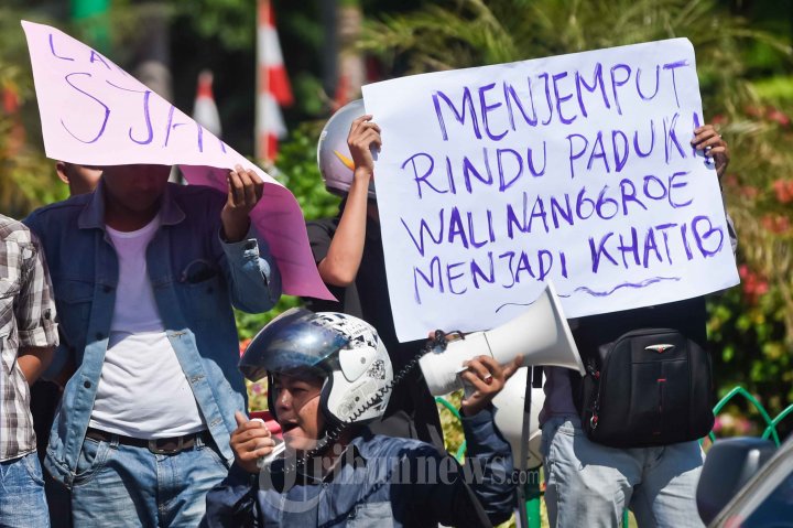 Mahasiswa UIN Demo Wali Nanggroe