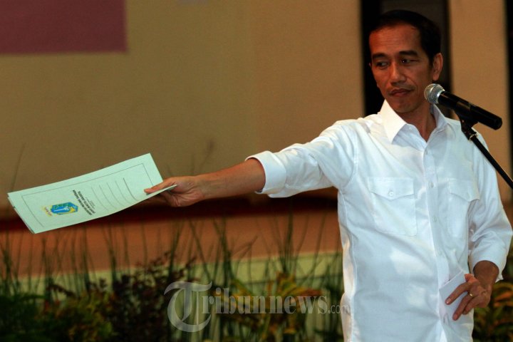 Presiden Terpilih Jokowi Jamin Guru Honorer Jadi PNS