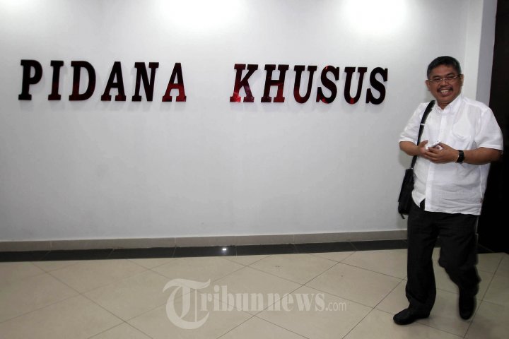 Adil Patu Tersangka Kasus Dugaan Korupsi Bansos