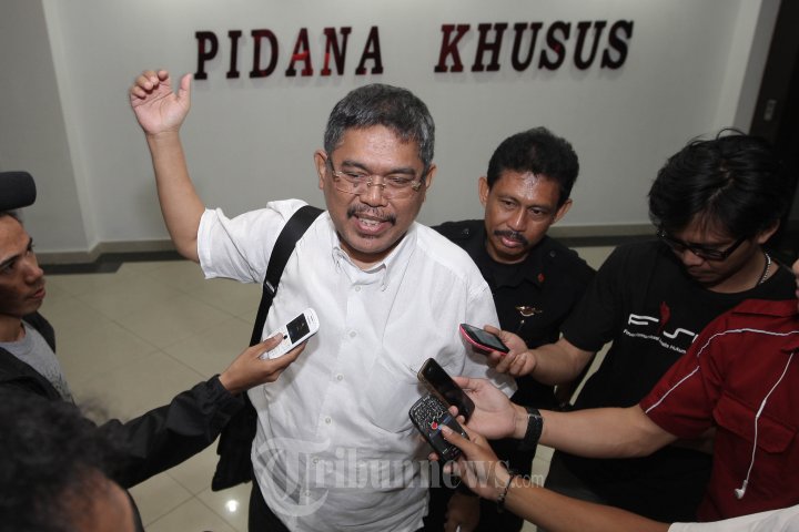 Adil Patu Tersangka Kasus Dugaan Korupsi Bansos