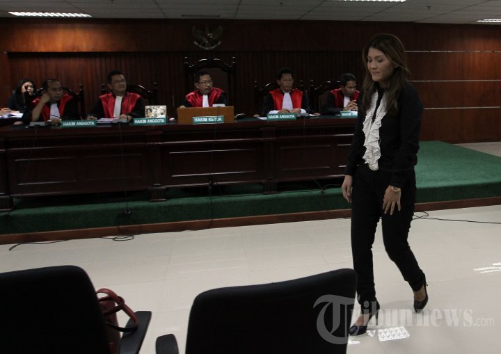 Sidang Perdana Artha Meris Simbolon
