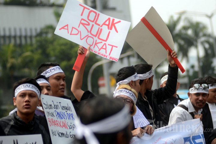 Advokat Unjuk Rasa Tolak RUU Advokat