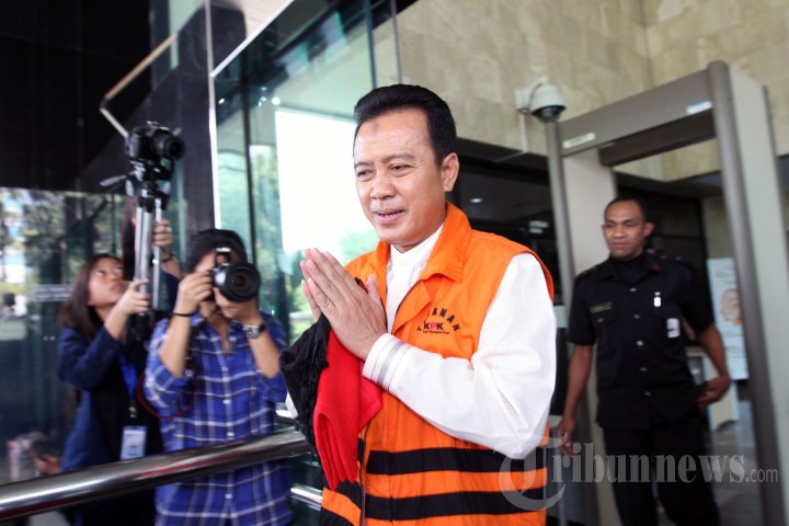 Perpanjangan Masa Tahanan Bupati Karawang Ade Swara