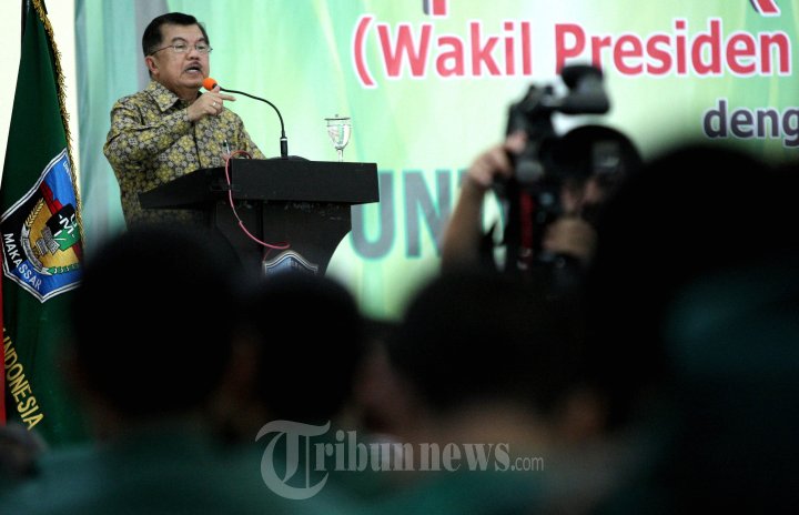 Jusuf Kalla Petuahi Sivitas Akademika UMI