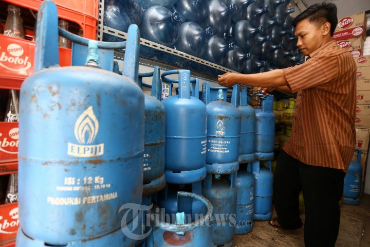 Gas Elpiji 12 kg Naik