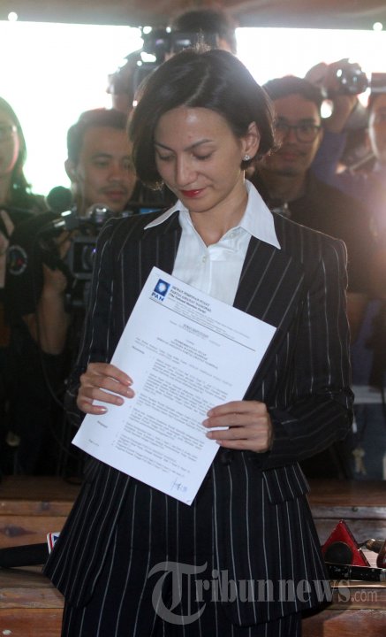Wanda Hamidah Dipecat PAN