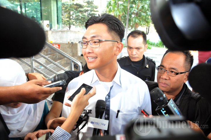 Andika Hazrumy Anak Ratu Atut Chosiyah Datangi KPK