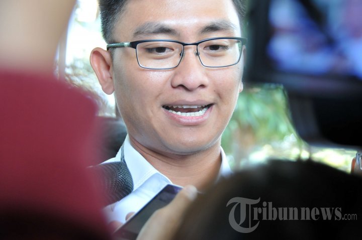 Andika Hazrumy Anak Ratu Atut Chosiyah Datangi KPK