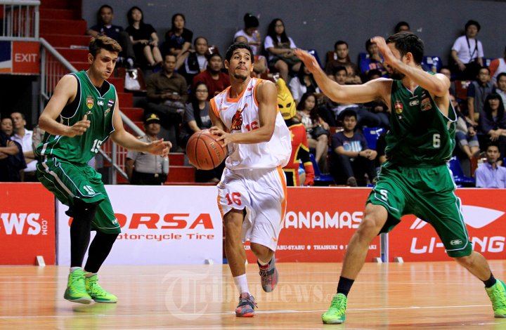 Smith John Albert Dikawal Dua Lawannya