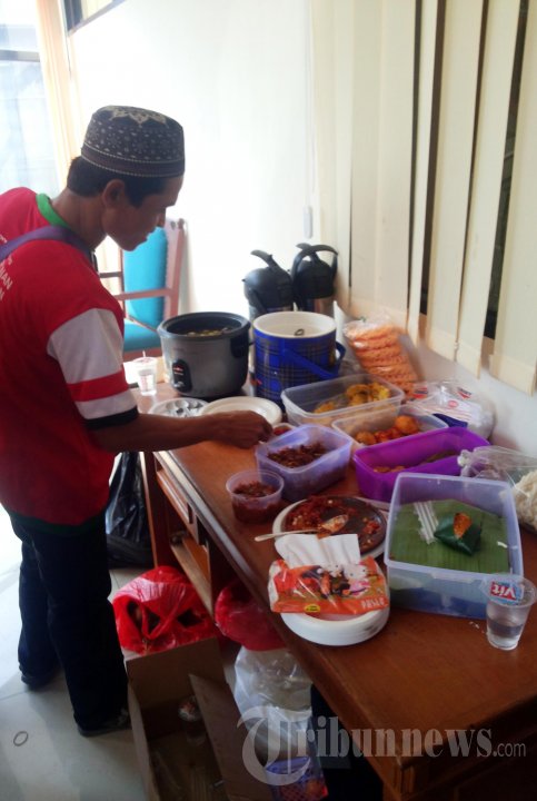 Menu Makan Siang Anas Urbaningrum