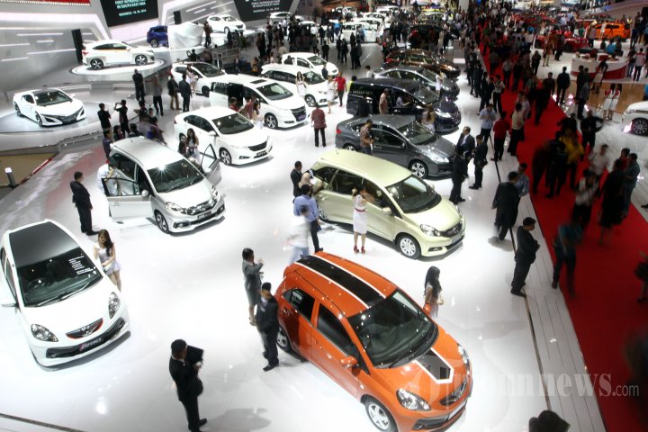 Suasana Pameran IIMS 2014
