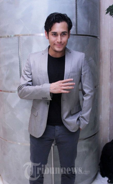 Arifin Putra di Grand Opening Butik Kaze