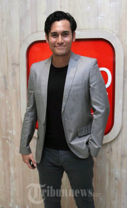 Arifin Putra di Grand Opening Butik Kaze