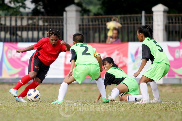 Perebutan Juara 3 Turnamen Pertiwi Cup 2014