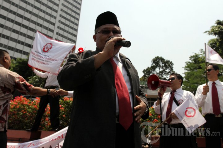Unjuk Rasa Dukung RUU Advokat