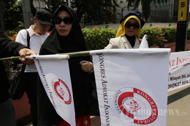 Unjuk Rasa Dukung RUU Advokat