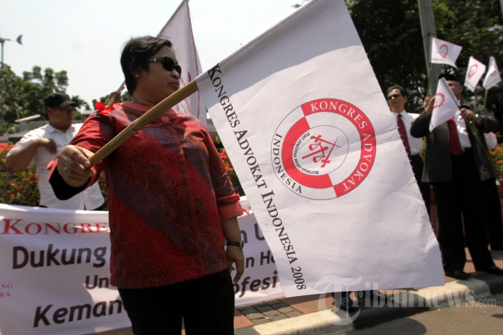 Unjuk Rasa Dukung RUU Advokat