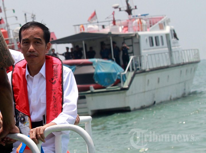 Jokowi Tinjau Pelabuhan Tanjung Priok