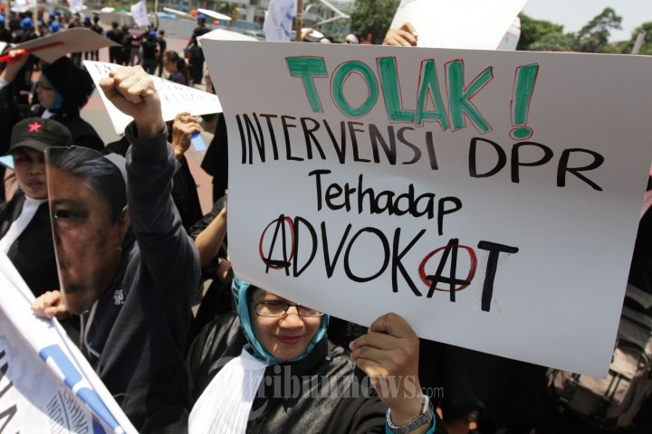 Peradi Demo Tolak RUU Advokat