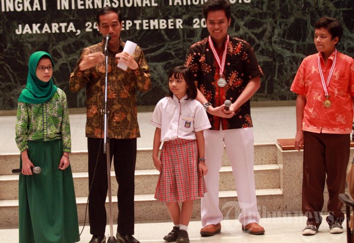 Jokowi Bersama Siswa Berprestasi