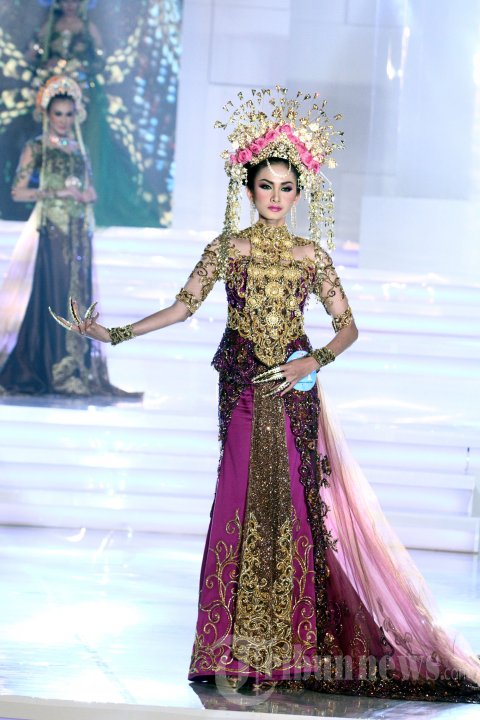 Lomba Tata Rias Wajah dan Rambut Winning Mark 4