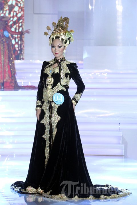 Lomba Tata Rias Wajah dan Rambut Winning Mark 4