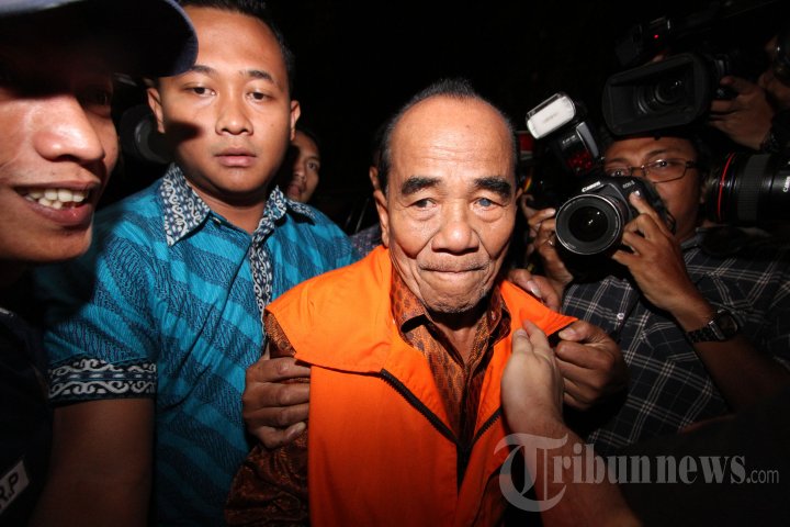 Gubernur Riau Annas Maamun Ditahan KPK