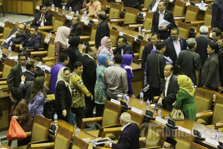Fraksi Partai Demokrat Walk Out