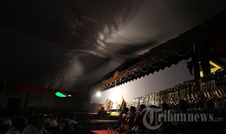 Pagelaran Wayang Kulit Syukuran Jokowi-JK