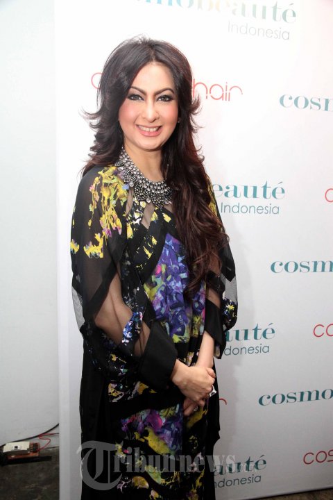 Diana Pungky di CosmoBeauty Indonesia 2014