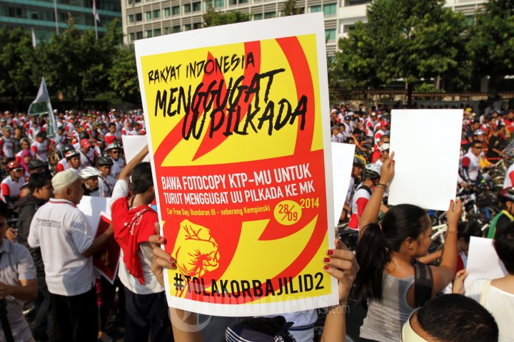 Aksi Kumpulkan KTP Gugat UU Pilkada Ke MK