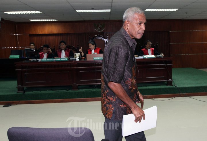 Bupati Biak Dituntut 6 Tahun Penjara