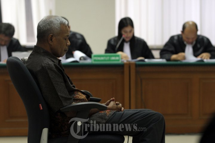 Bupati Biak Dituntut 6 Tahun Penjara