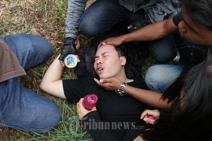 Demo Tolak UU Pilkada Bentrok