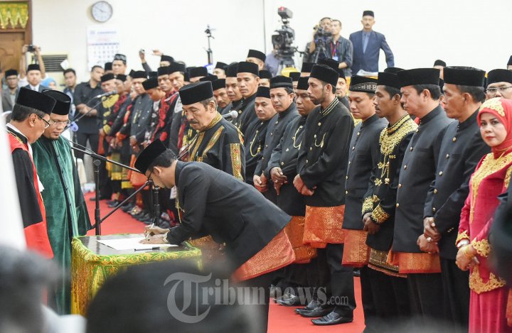 Pelantikan Anggota DPRA
