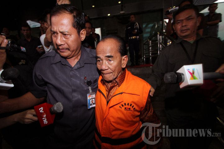 Annas Maamun Gubernur Riau Diperiksa KPK