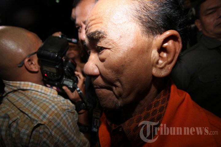 Annas Maamun Gubernur Riau Diperiksa KPK