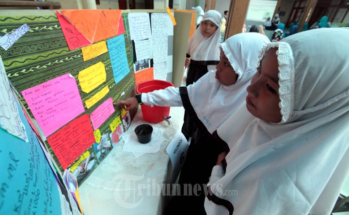 Siswa Bahas Hasil Ujian Tengah Semester