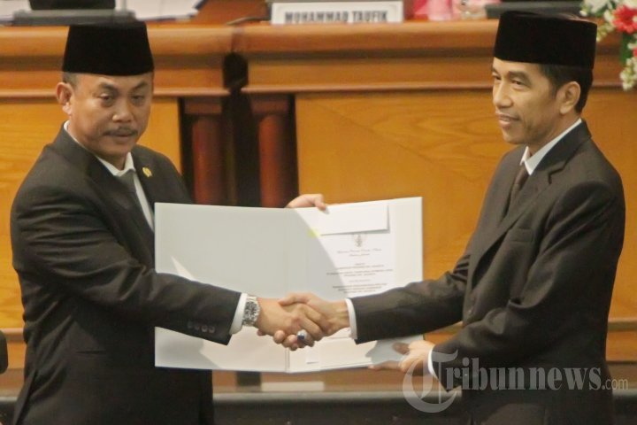 Pengunduran Diri Jokowi Sebagai Gubernur