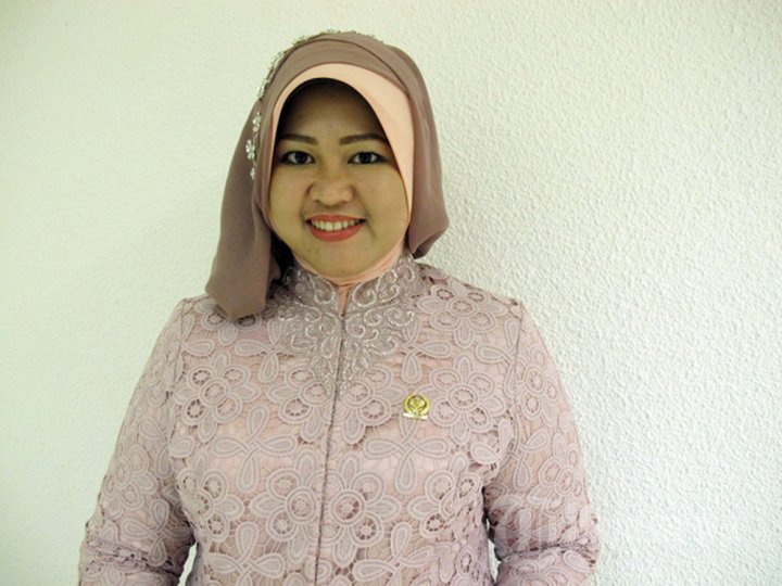 Riri Damayanti Anggota DPD Termuda